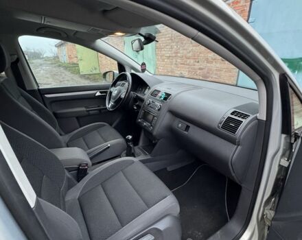 Серый Фольксваген Туран, объемом двигателя 1.6 л и пробегом 222 тыс. км за 10500 $, фото 7 на Automoto.ua