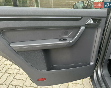 Сірий Фольксваген Туран, об'ємом двигуна 2 л та пробігом 224 тис. км за 12199 $, фото 111 на Automoto.ua