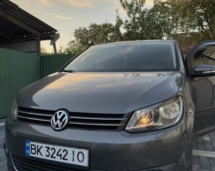 Серый Фольксваген Туран, объемом двигателя 1.97 л и пробегом 208 тыс. км за 11500 $, фото 1 на Automoto.ua