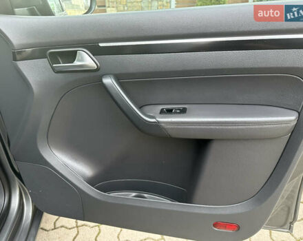 Сірий Фольксваген Туран, об'ємом двигуна 2 л та пробігом 224 тис. км за 12199 $, фото 103 на Automoto.ua