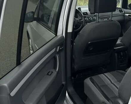 Сірий Фольксваген Туран, об'ємом двигуна 1.97 л та пробігом 318 тис. км за 9500 $, фото 18 на Automoto.ua