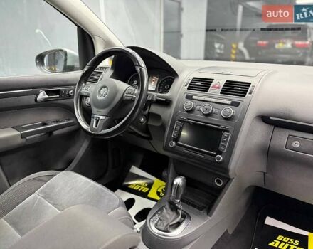 Серый Фольксваген Туран, объемом двигателя 0 л и пробегом 241 тыс. км за 12300 $, фото 6 на Automoto.ua