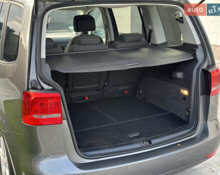 Серый Фольксваген Туран, объемом двигателя 1.6 л и пробегом 232 тыс. км за 11250 $, фото 29 на Automoto.ua