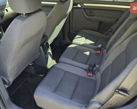 Серый Фольксваген Туран, объемом двигателя 1.39 л и пробегом 210 тыс. км за 8800 $, фото 2 на Automoto.ua