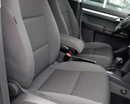 Серый Фольксваген Туран, объемом двигателя 1.39 л и пробегом 169 тыс. км за 11200 $, фото 23 на Automoto.ua