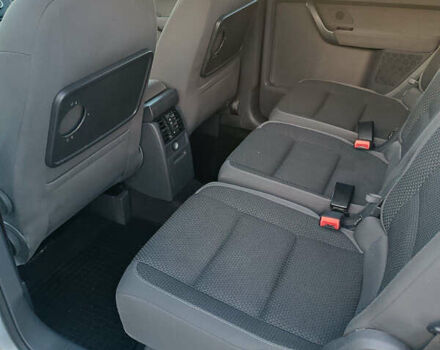 Сірий Фольксваген Туран, об'ємом двигуна 1.6 л та пробігом 271 тис. км за 9750 $, фото 15 на Automoto.ua