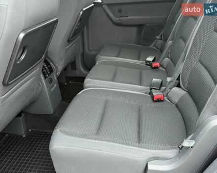 Сірий Фольксваген Туран, об'ємом двигуна 1.97 л та пробігом 319 тис. км за 10300 $, фото 10 на Automoto.ua