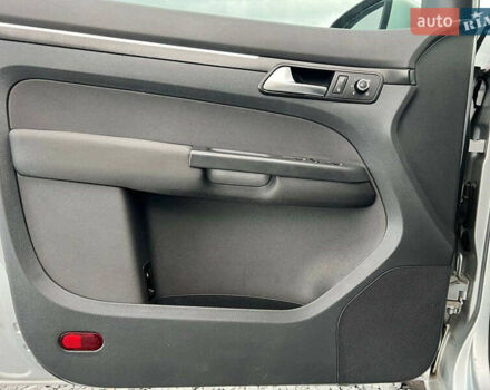 Сірий Фольксваген Туран, об'ємом двигуна 1.6 л та пробігом 269 тис. км за 10990 $, фото 14 на Automoto.ua