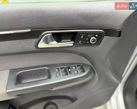 Серый Фольксваген Туран, объемом двигателя 0 л и пробегом 241 тыс. км за 12300 $, фото 23 на Automoto.ua