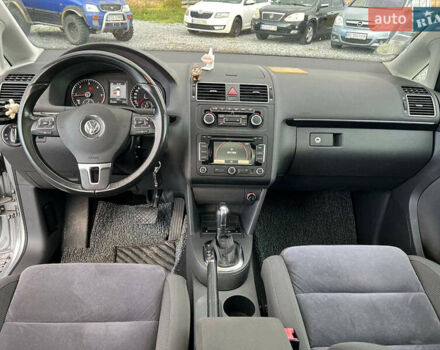 Сірий Фольксваген Туран, об'ємом двигуна 1.6 л та пробігом 269 тис. км за 10990 $, фото 40 на Automoto.ua