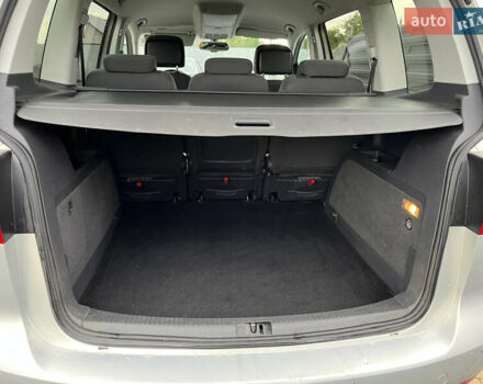 Серый Фольксваген Туран, объемом двигателя 1.6 л и пробегом 280 тыс. км за 10950 $, фото 6 на Automoto.ua