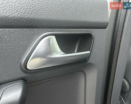 Сірий Фольксваген Туран, об'ємом двигуна 2 л та пробігом 224 тис. км за 12199 $, фото 113 на Automoto.ua