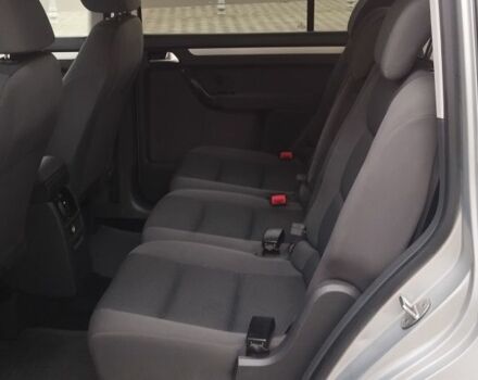 Серый Фольксваген Туран, объемом двигателя 1.6 л и пробегом 250 тыс. км за 9500 $, фото 7 на Automoto.ua