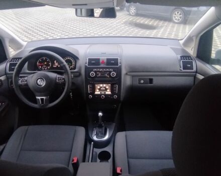 Серый Фольксваген Туран, объемом двигателя 1.6 л и пробегом 250 тыс. км за 9500 $, фото 6 на Automoto.ua