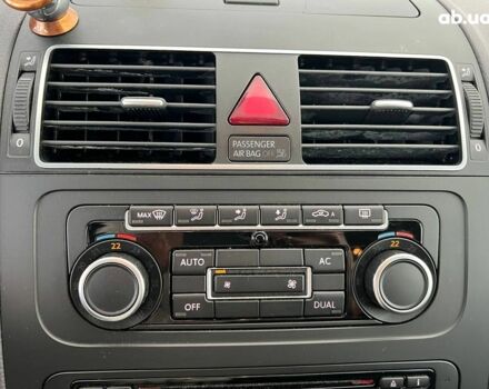 Сірий Фольксваген Туран, об'ємом двигуна 1.6 л та пробігом 269 тис. км за 10990 $, фото 26 на Automoto.ua