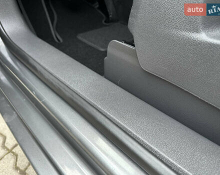 Сірий Фольксваген Туран, об'ємом двигуна 2 л та пробігом 224 тис. км за 12199 $, фото 102 на Automoto.ua