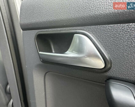 Сірий Фольксваген Туран, об'ємом двигуна 2 л та пробігом 224 тис. км за 12199 $, фото 122 на Automoto.ua