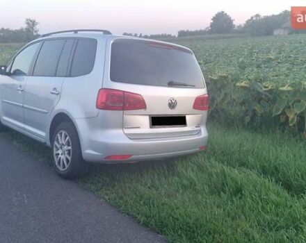 Серый Фольксваген Туран, объемом двигателя 1.6 л и пробегом 300 тыс. км за 9600 $, фото 1 на Automoto.ua