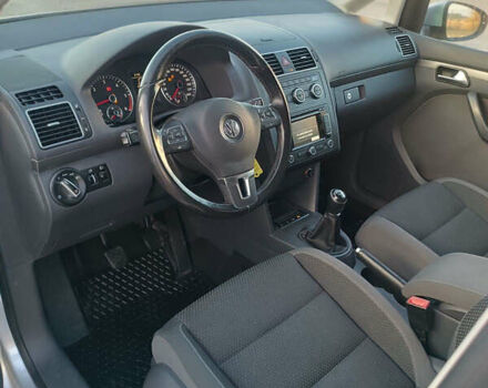 Сірий Фольксваген Туран, об'ємом двигуна 1.6 л та пробігом 271 тис. км за 9750 $, фото 12 на Automoto.ua