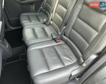 Сірий Фольксваген Туран, об'ємом двигуна 2 л та пробігом 224 тис. км за 12199 $, фото 114 на Automoto.ua