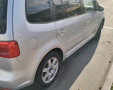 Серый Фольксваген Туран, объемом двигателя 1.39 л и пробегом 273 тыс. км за 8800 $, фото 4 на Automoto.ua