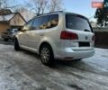 Сірий Фольксваген Туран, об'ємом двигуна 1.6 л та пробігом 300 тис. км за 9600 $, фото 1 на Automoto.ua
