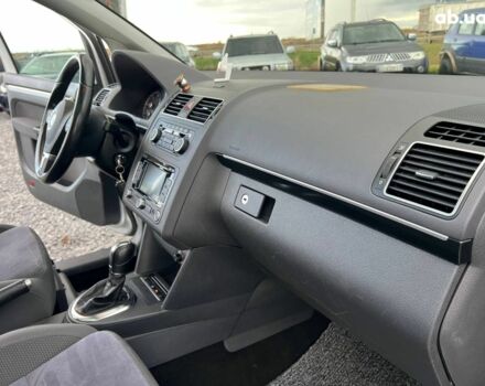 Сірий Фольксваген Туран, об'ємом двигуна 1.6 л та пробігом 269 тис. км за 10990 $, фото 42 на Automoto.ua