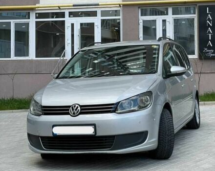 Серый Фольксваген Туран, объемом двигателя 1.6 л и пробегом 290 тыс. км за 9900 $, фото 4 на Automoto.ua