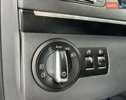 Сірий Фольксваген Туран, об'ємом двигуна 1.6 л та пробігом 269 тис. км за 10990 $, фото 19 на Automoto.ua