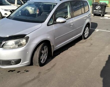 Серый Фольксваген Туран, объемом двигателя 1.39 л и пробегом 273 тыс. км за 8800 $, фото 2 на Automoto.ua