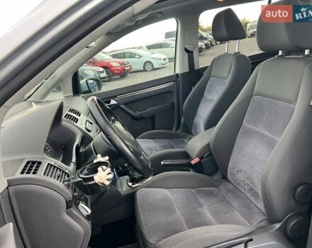 Сірий Фольксваген Туран, об'ємом двигуна 1.6 л та пробігом 269 тис. км за 10990 $, фото 17 на Automoto.ua