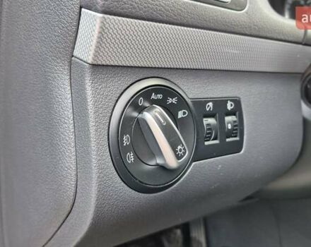 Серый Фольксваген Туран, объемом двигателя 1.6 л и пробегом 256 тыс. км за 8900 $, фото 35 на Automoto.ua