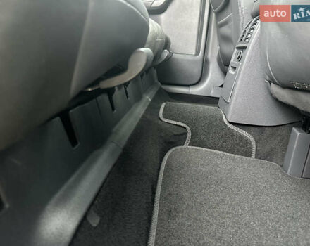 Сірий Фольксваген Туран, об'ємом двигуна 2 л та пробігом 224 тис. км за 12199 $, фото 126 на Automoto.ua