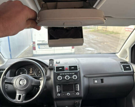 Серый Фольксваген Туран, объемом двигателя 1.97 л и пробегом 420 тыс. км за 9500 $, фото 15 на Automoto.ua