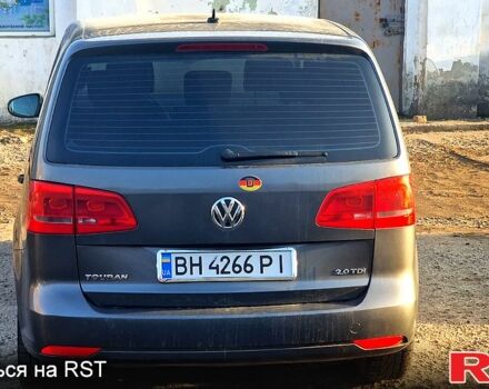 Серый Фольксваген Туран, объемом двигателя 2 л и пробегом 221 тыс. км за 9500 $, фото 1 на Automoto.ua