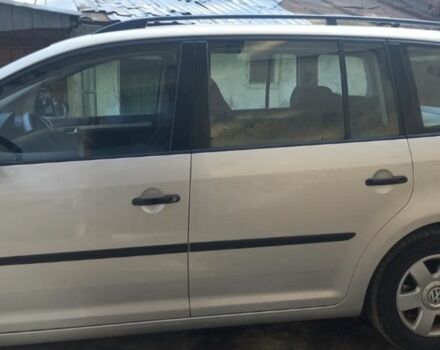 Серый Фольксваген Туран, объемом двигателя 1.4 л и пробегом 200 тыс. км за 12880 $, фото 2 на Automoto.ua