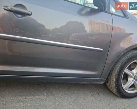 Серый Фольксваген Туран, объемом двигателя 1.97 л и пробегом 325 тыс. км за 14000 $, фото 3 на Automoto.ua