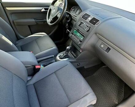 Сірий Фольксваген Туран, об'ємом двигуна 1.97 л та пробігом 52 тис. км за 16500 $, фото 6 на Automoto.ua