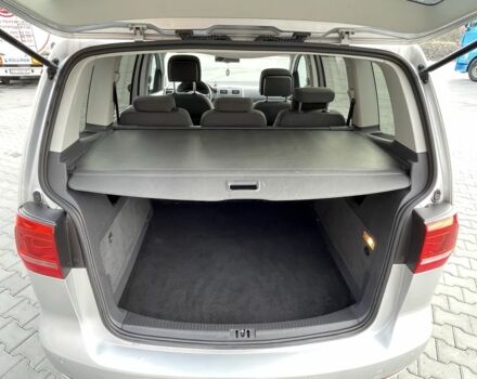 Сірий Фольксваген Туран, об'ємом двигуна 2 л та пробігом 261 тис. км за 10000 $, фото 22 на Automoto.ua