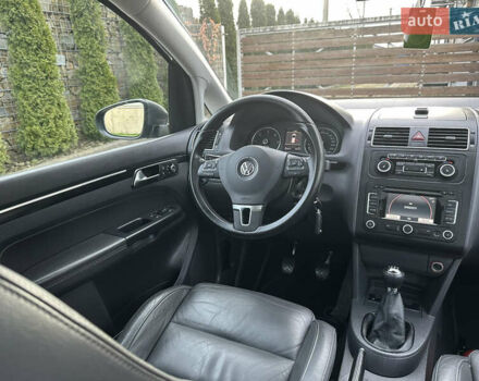 Сірий Фольксваген Туран, об'ємом двигуна 2 л та пробігом 224 тис. км за 12199 $, фото 130 на Automoto.ua
