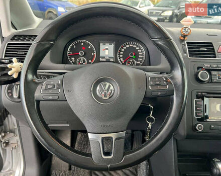 Сірий Фольксваген Туран, об'ємом двигуна 1.6 л та пробігом 269 тис. км за 10990 $, фото 26 на Automoto.ua