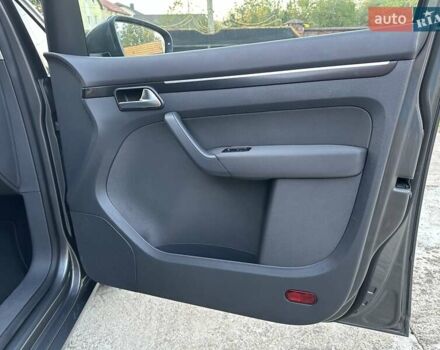 Сірий Фольксваген Туран, об'ємом двигуна 1.6 л та пробігом 232 тис. км за 11490 $, фото 30 на Automoto.ua