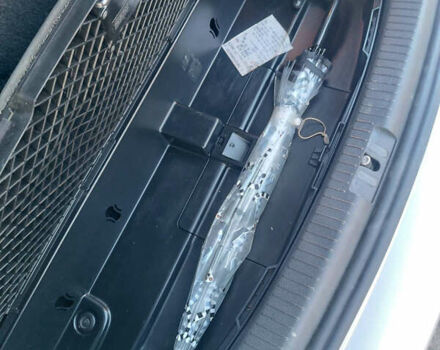 Сірий Фольксваген Туран, об'ємом двигуна 1.6 л та пробігом 271 тис. км за 9750 $, фото 17 на Automoto.ua