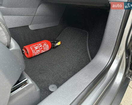 Сірий Фольксваген Туран, об'ємом двигуна 2 л та пробігом 224 тис. км за 12199 $, фото 109 на Automoto.ua