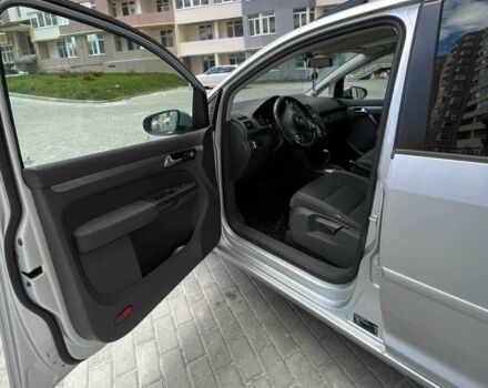 Серый Фольксваген Туран, объемом двигателя 1.6 л и пробегом 290 тыс. км за 9900 $, фото 5 на Automoto.ua