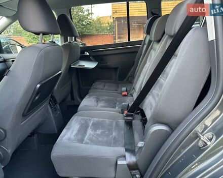 Сірий Фольксваген Туран, об'ємом двигуна 1.6 л та пробігом 232 тис. км за 11490 $, фото 42 на Automoto.ua