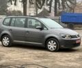 Серый Фольксваген Туран, объемом двигателя 1.6 л и пробегом 227 тыс. км за 9350 $, фото 2 на Automoto.ua