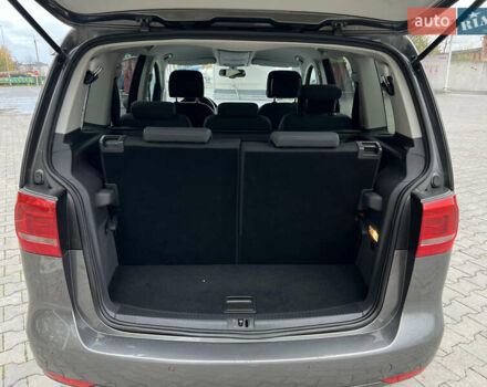 Серый Фольксваген Туран, объемом двигателя 1.6 л и пробегом 201 тыс. км за 12800 $, фото 9 на Automoto.ua