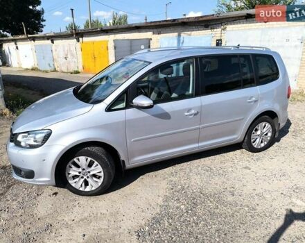 Серый Фольксваген Туран, объемом двигателя 1.39 л и пробегом 274 тыс. км за 11500 $, фото 4 на Automoto.ua