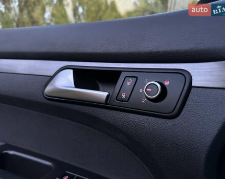 Фольксваген Туран 2013 в Сарнах на Automoto.ua Серый Фольксваген Туран, объемом двигателя 1.6 л и пробегом 249 тыс. км за 11350 $, фото 31 на Automoto.ua